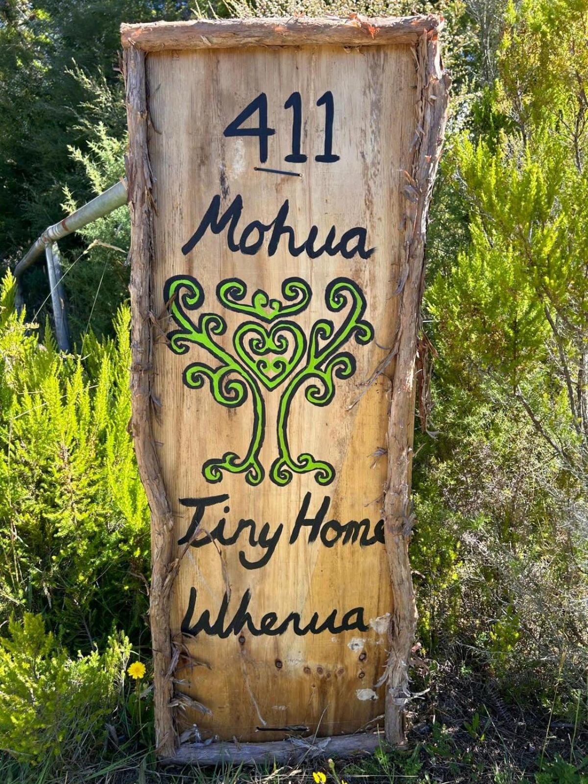 Вилла Ruru Tiny House By Tiny Away Rangihaeata Экстерьер фото